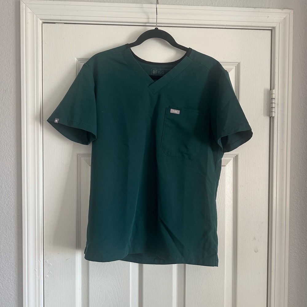 Figs women’s green V-Neck Scrub Top technical collection size small